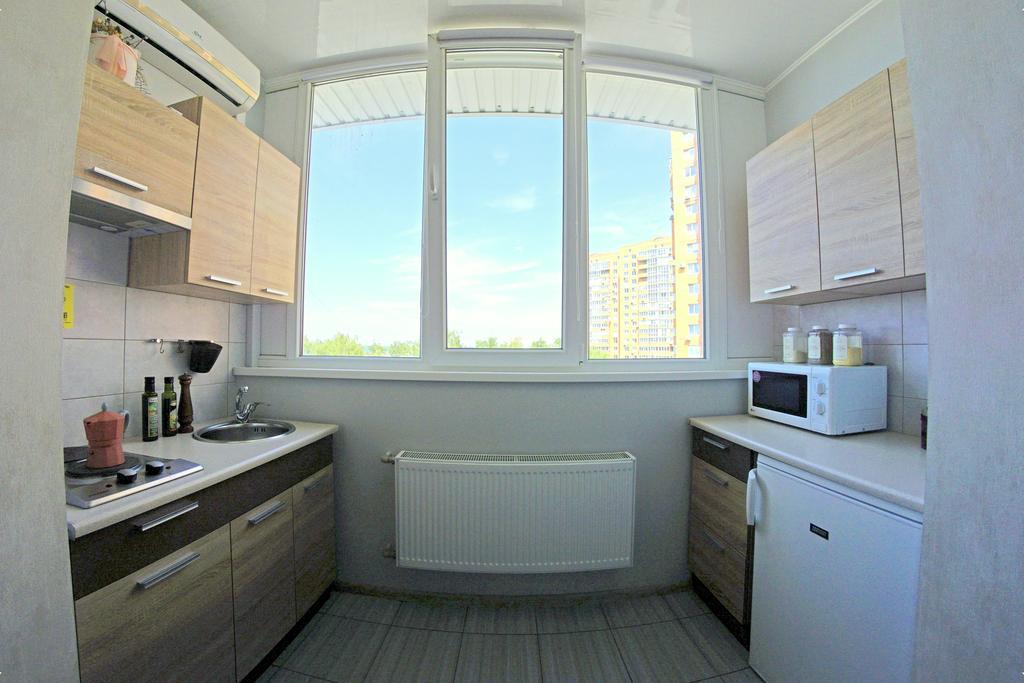 54A Tselinogradskaia Str At Alekseevka Underground Харков Екстериор снимка